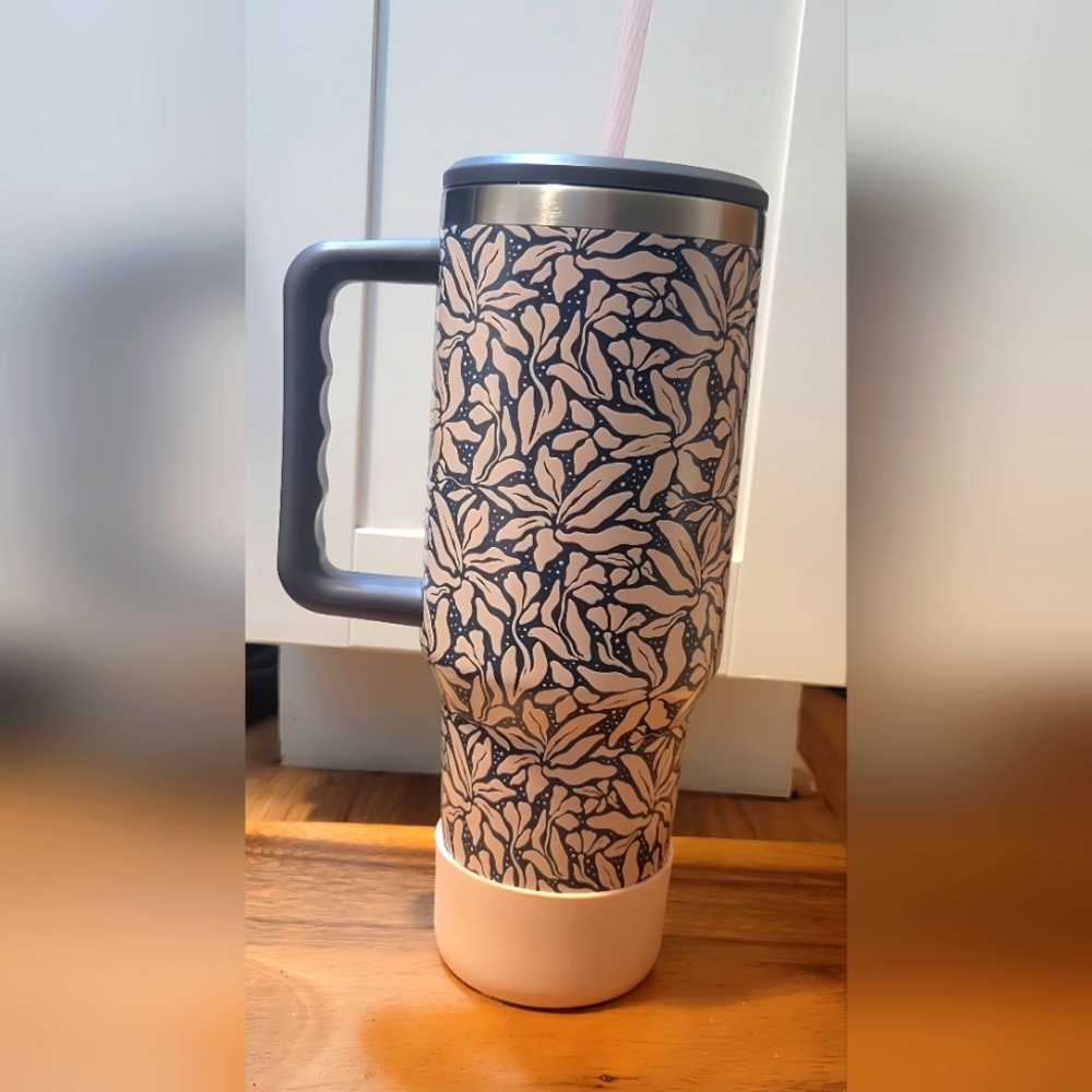 NEW • Manna Gray & Light Pink Tumbler 40OZ w/matching boot & straw